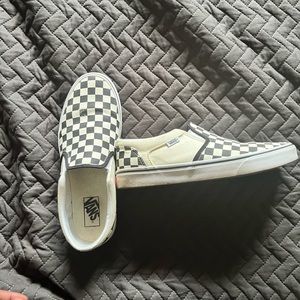 Old school Low Top Vans (checkered)